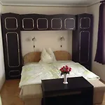 Lukacs Panzio Apartamento *